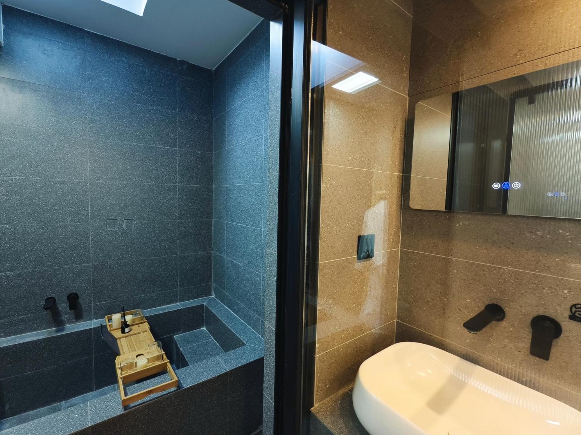 Beijing Hills & Hutong City Retreat Near Forbidden City & Line 4 Multi-Room Options Exterior photo